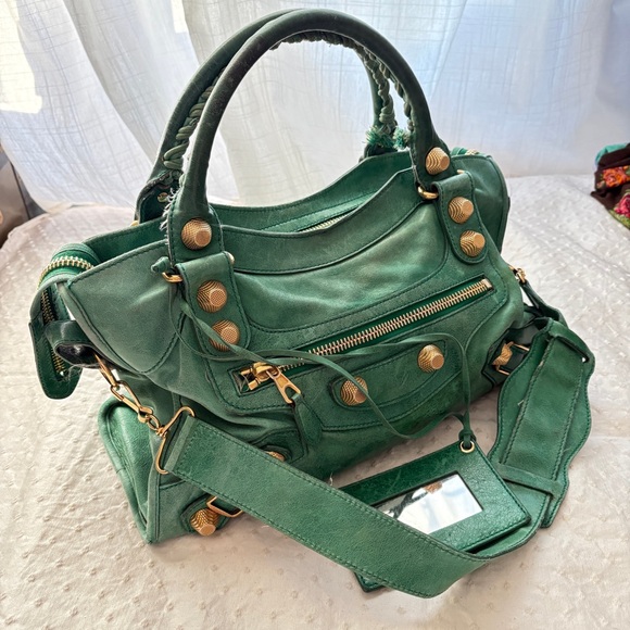 🥀 Authentic BALENCIAGA Chevre Giant 21 Gold Hardware City tote in Vert Gazon 🥀 - Picture 1 of 16